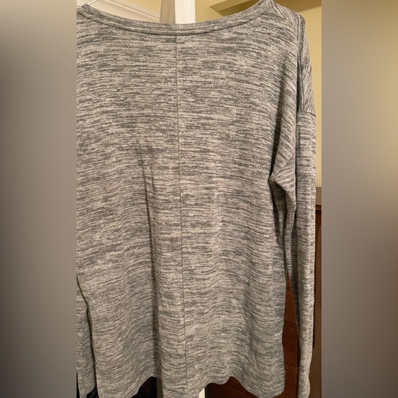 Roots v neck sweater size large grey - Picture 2 of 4
